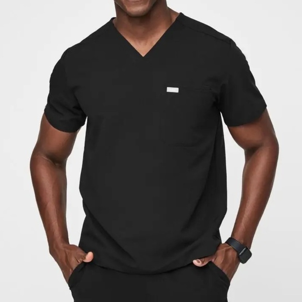 Figs Leon Three-Pocket Scrub Top Black Size XL